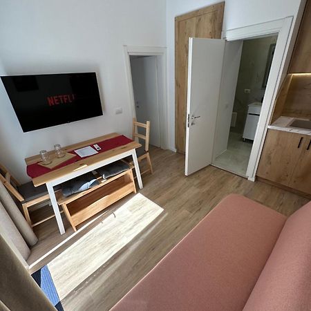 New Bazaar Studios Tiranë Luaran gambar